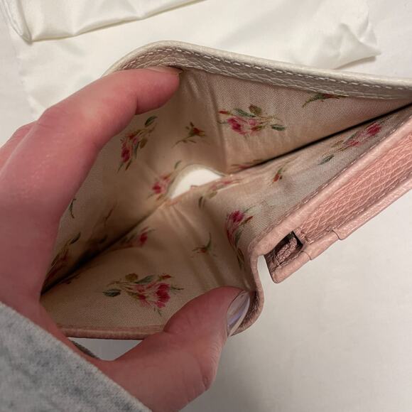 Gucci GG Marmont Bow Bifold Wallet off-white textured leather Gold Accents New - Picture 7 of 11